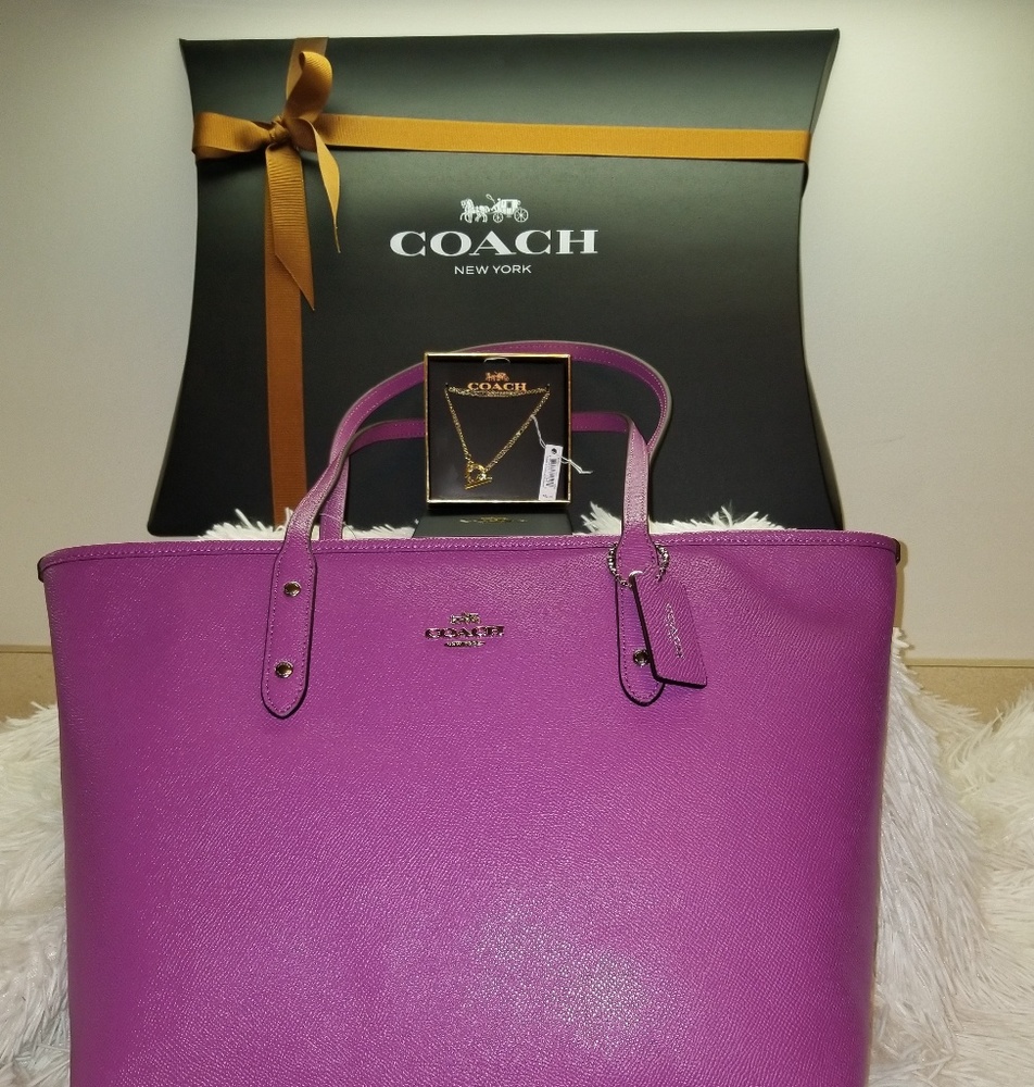 Sale!!BELOW COST 2DAY ONLY! City Zip Tote
